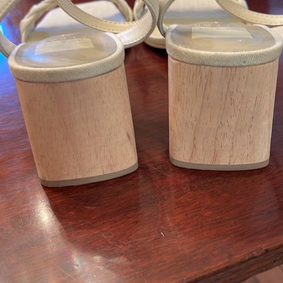 Dolce Vita Maren Ivory Sandal. Brand New! - Picture 5 of 7